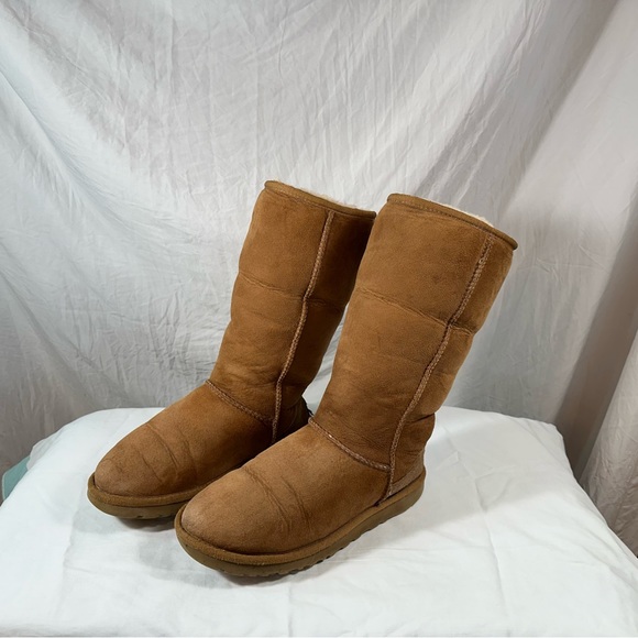 Ugg Classic Tall boot in Chestnut size 6 - Picture 2 of 5